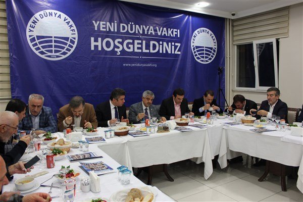 Genel Merkez İstişare Kurulu Yemeğinde Yeni Dünya Vakfı Bir Araya Geldi