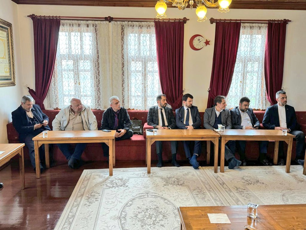 Cuma Buluşmalarında Gönül Bağları Güçleniyor