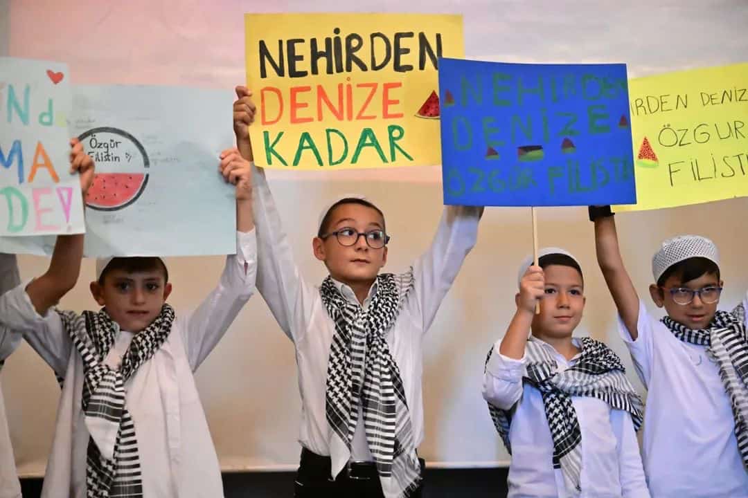 Bursa Şubemizden Yaz Okulu Kapanış Programı