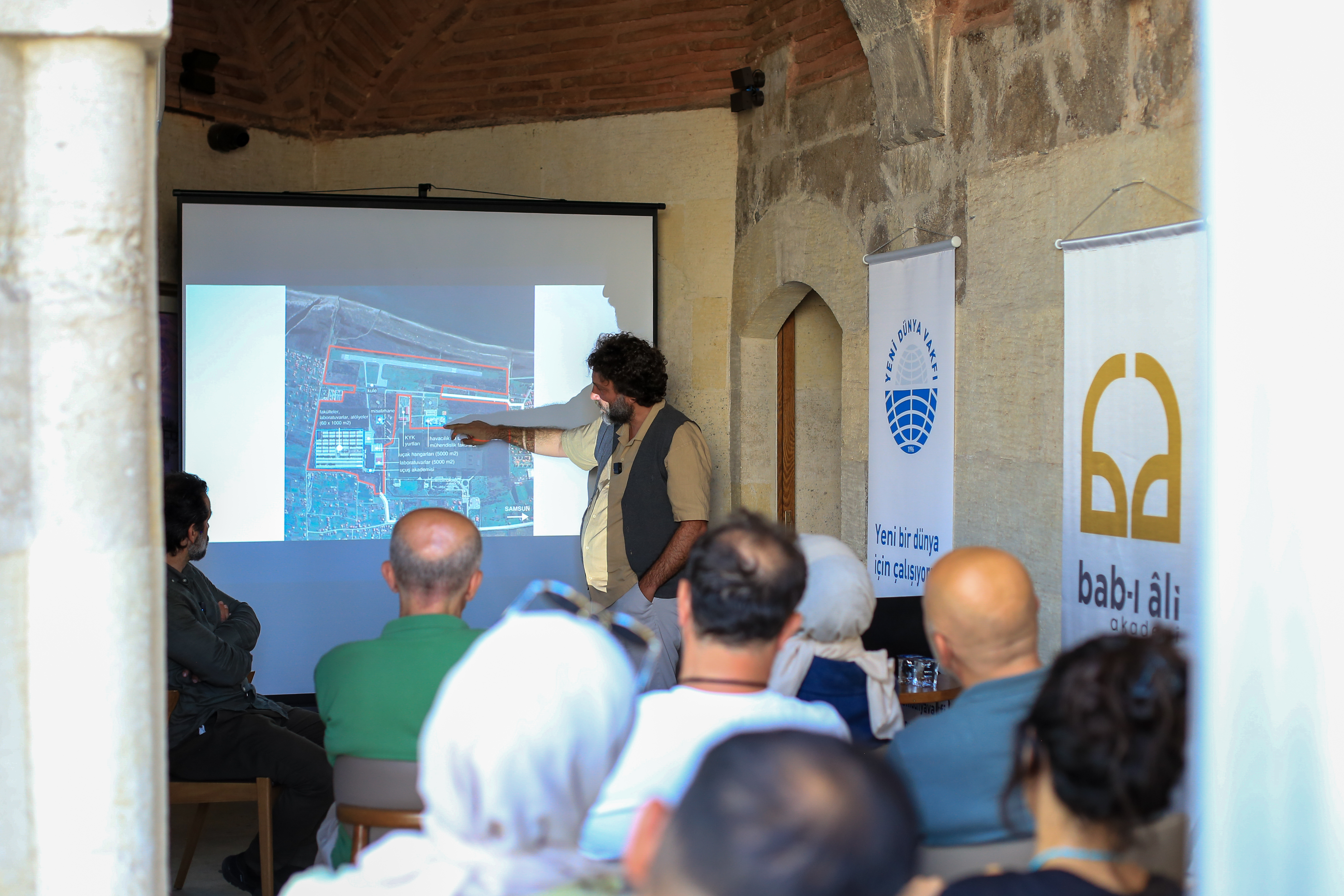 Mekânın Hafızasıyla Geleceğe: Tütün Hangarından Fakülteye