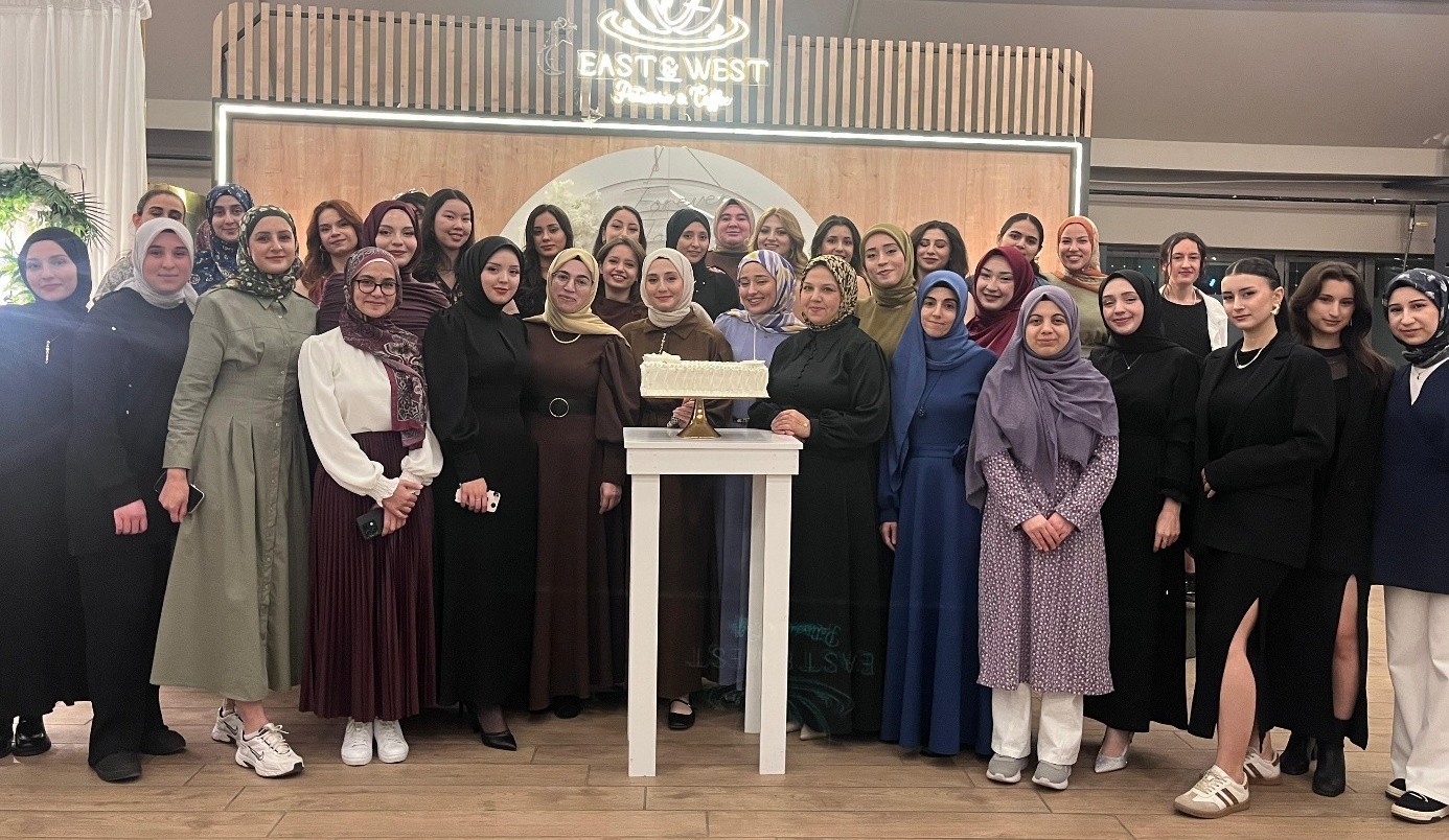 Elhamra Yurdu’nda Mezuniyet Coşkusu