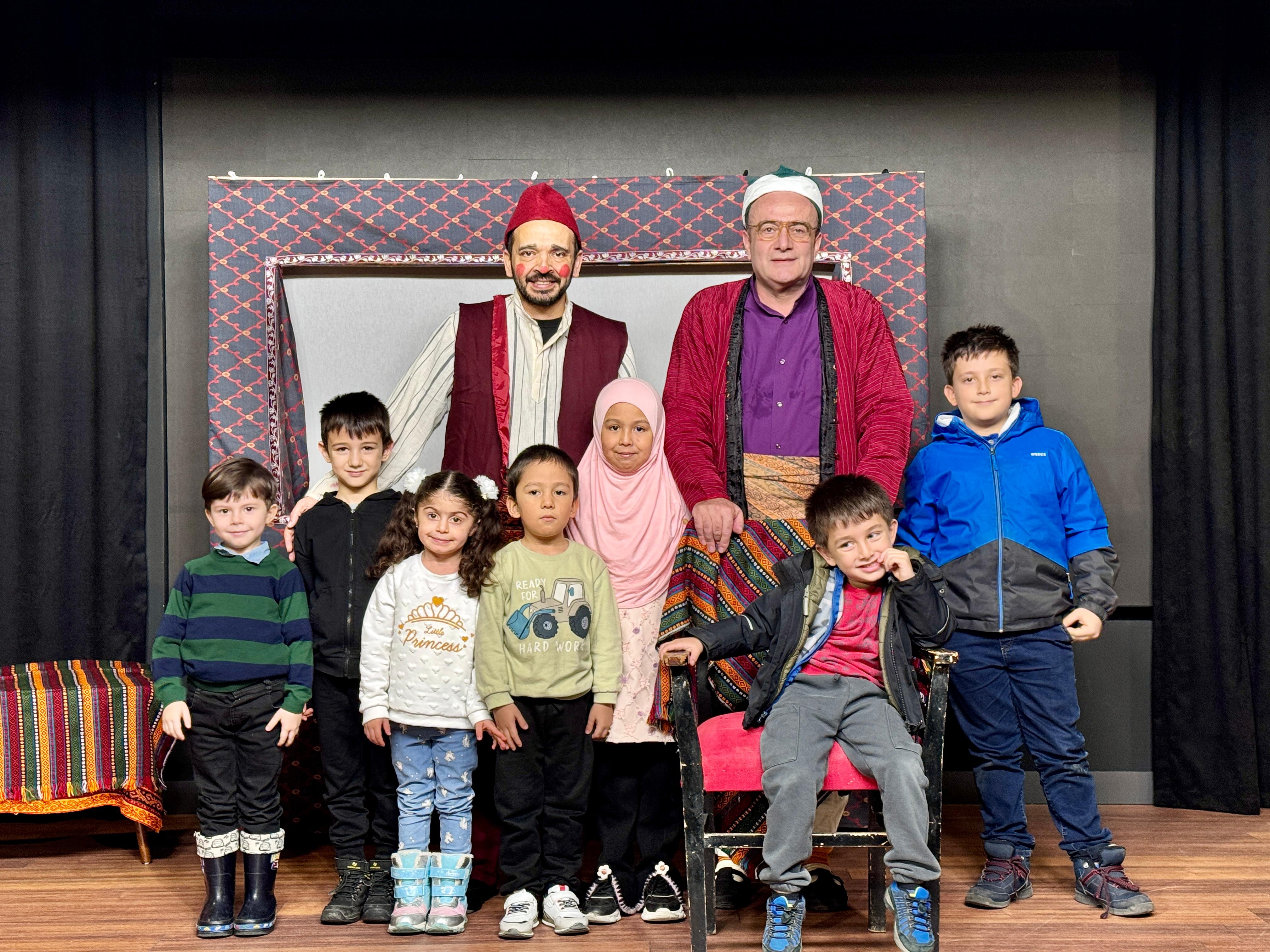 İbiş-Orta Oyunu ile Sahnemizde Eğlence Dolu Bir Gün!