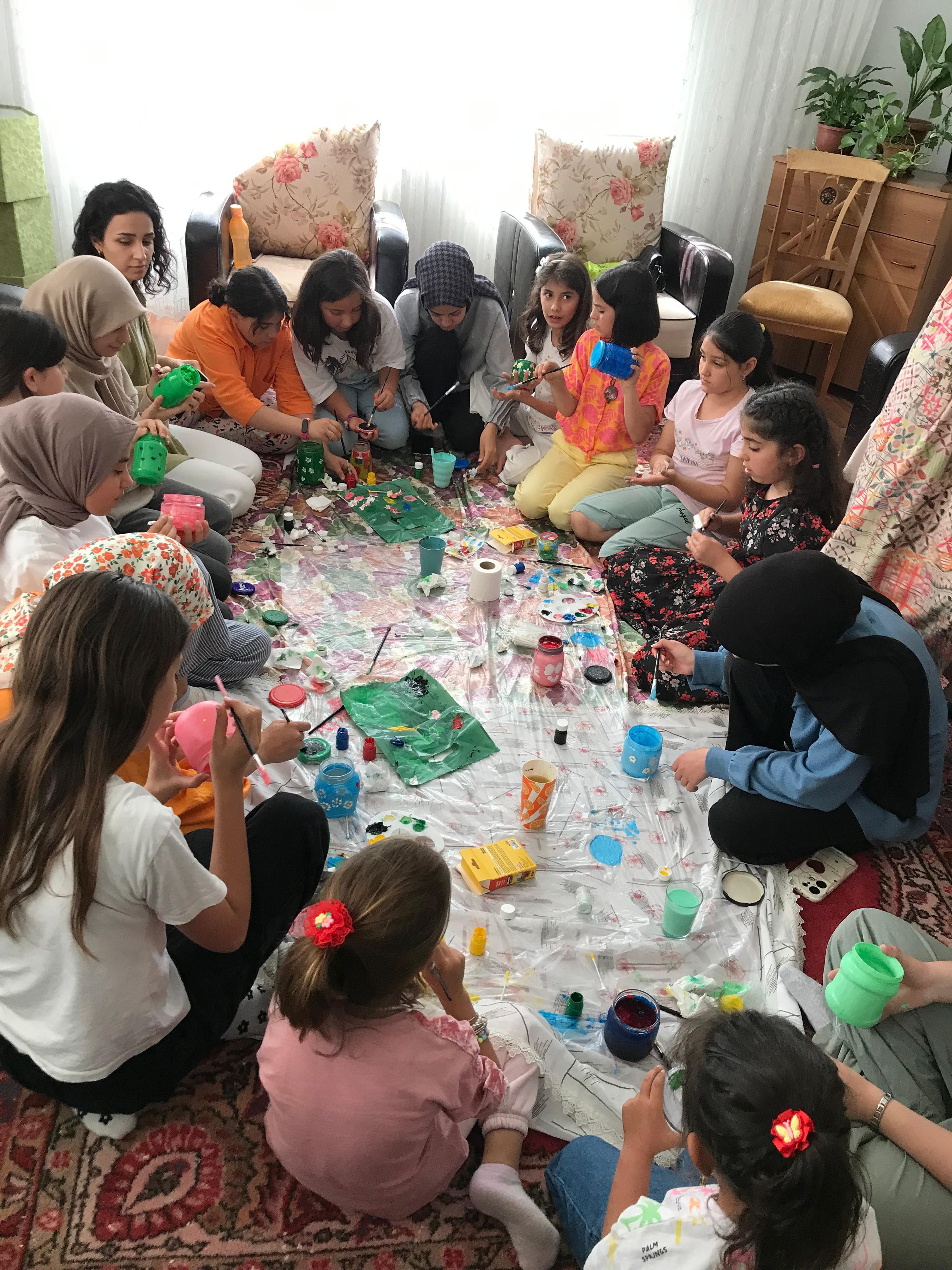 SEVDANIZ KADAR VARSINIZ: KAVANOZ BOYAMA ETKİNLİĞİ