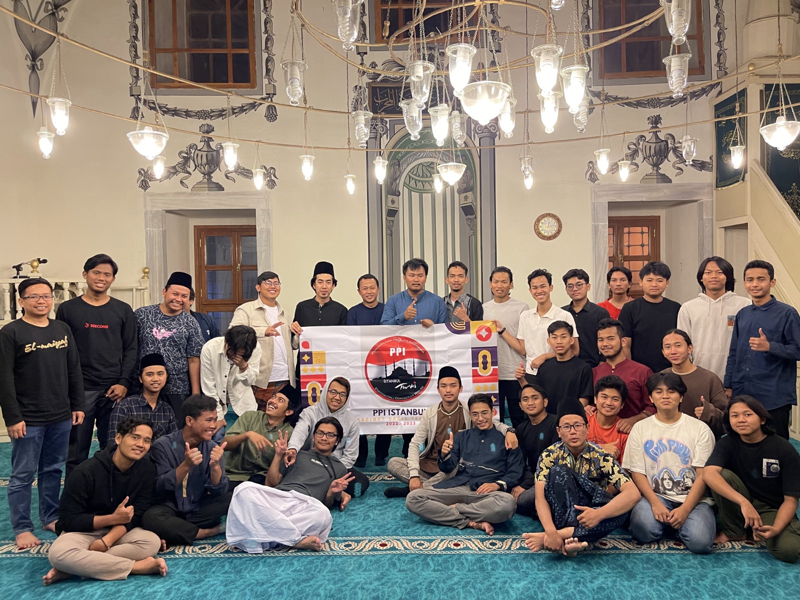 ENDONEZYALI ÖĞRENCİLERDEN 'İMAN VE TAKVA GECESİ