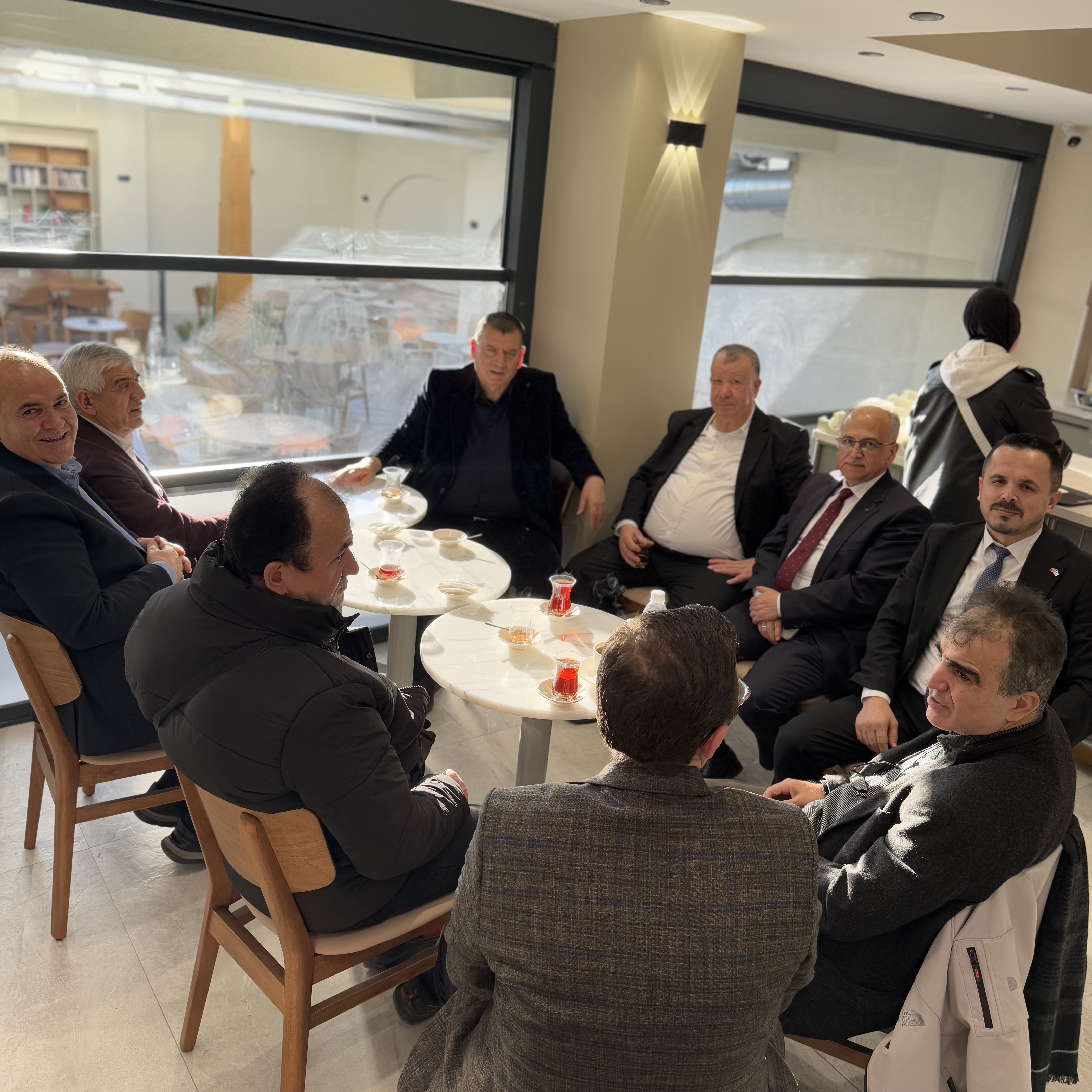 Yeni Dünya Vakfı Heyetinden Önemli Görüşmeler