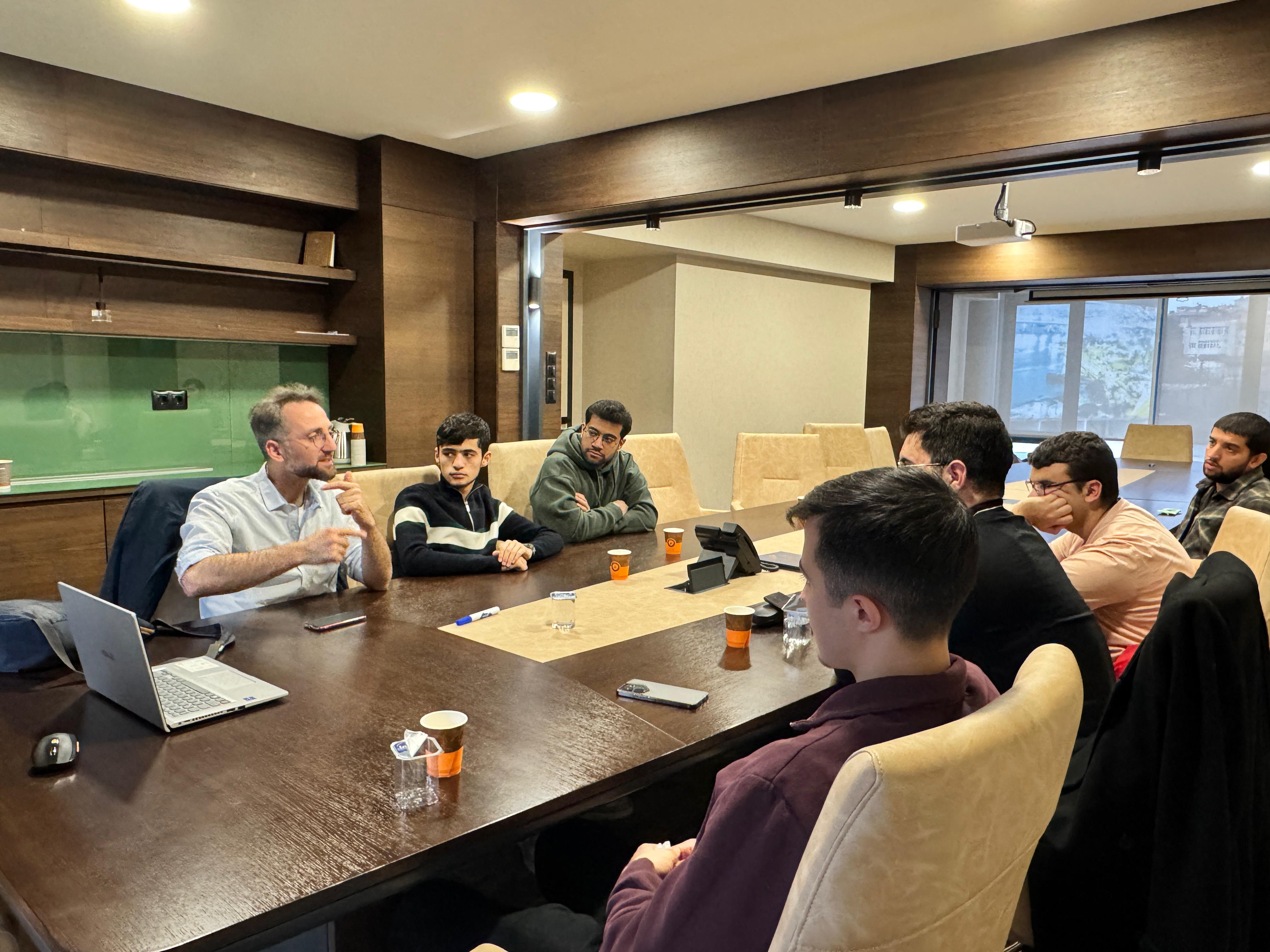 Sinema, Entertainment ve Perdelenen Hakikat: İkinci Dersimizi Tamamladık!