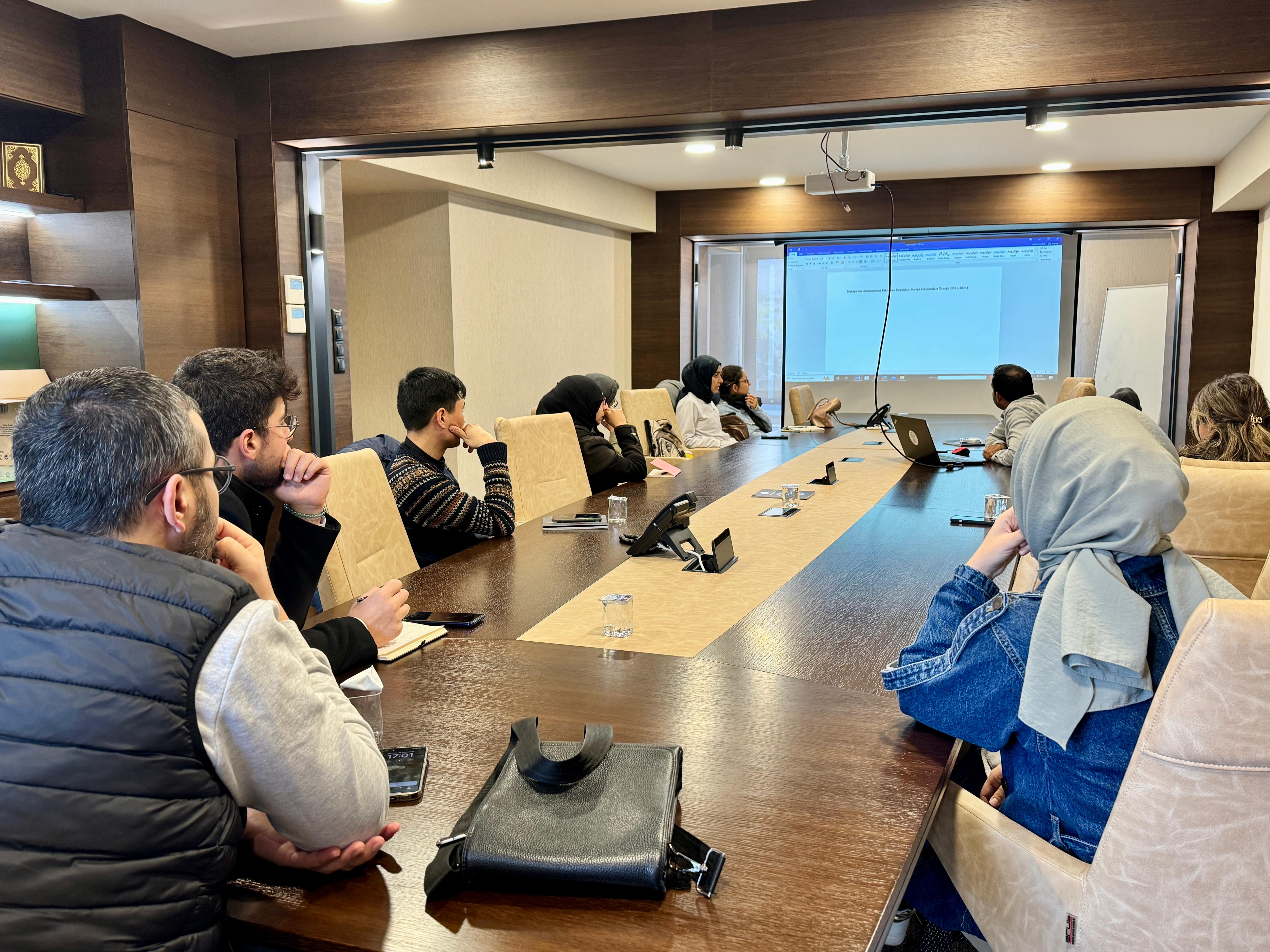 Tez Yazım Atölyemizde İlk Dersimizi Gerçekleştirdik!